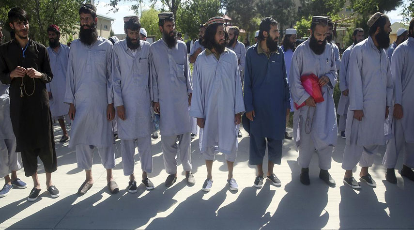 كابول تفرج عن المئات من سجناء طالبان