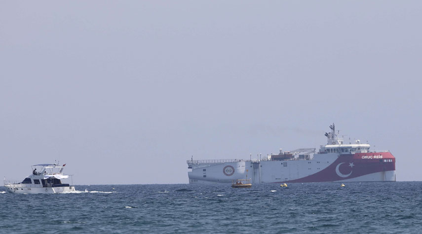 اليونان تدين تحرك السفن التركية على الحدود البحرية