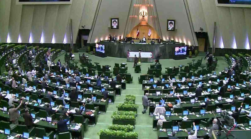 البرلمان الايراني يدرس الخروج من الاتفاق النووي