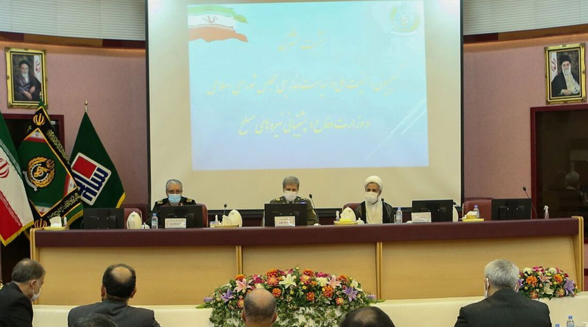 وزير الدفاع يؤكد على قدرة ايران على تصنيع أسلحة استراتيجية