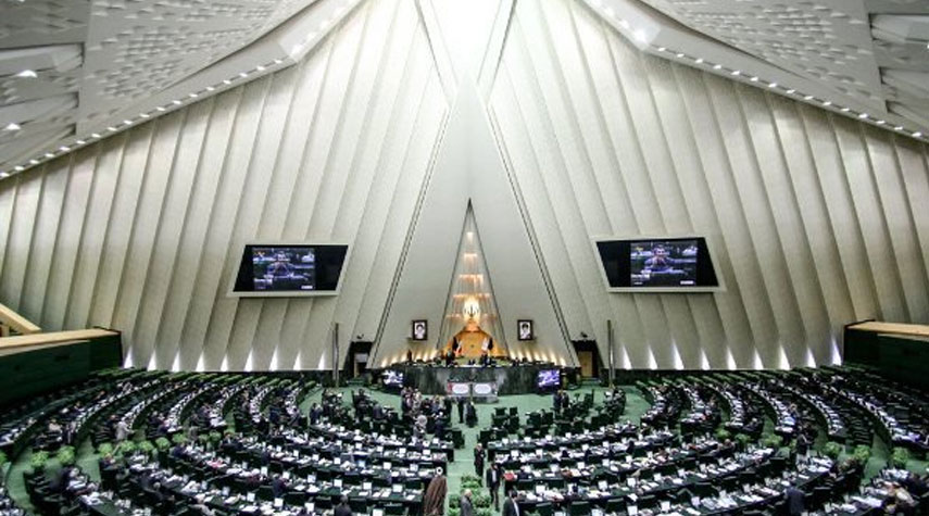 البرلمان الايراني يرصد الاجراءات الامريكية المعادية لايران