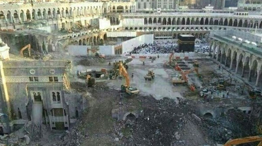 السعودية ترمم منزل لورانس وتهدم تراث الاسلام