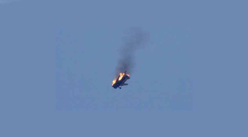 تدمير طائرة معادية مفترضة بواسطة صاروخ مطور ضمن المناورات الايرانية