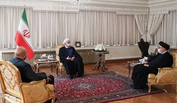 روحاني: اجتماع السلطات الثلاث ناقش القضايا الاقتصادية للبلاد