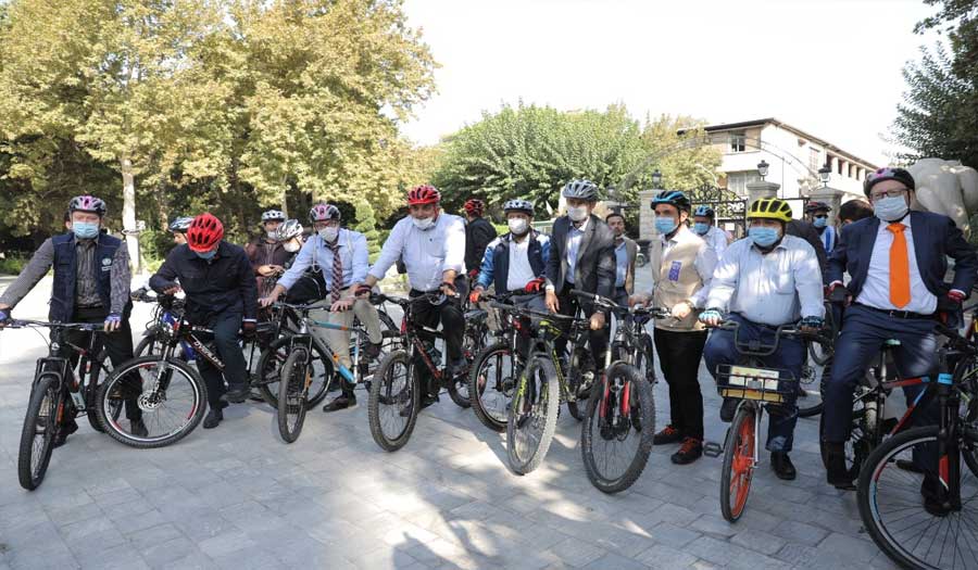 في «يوم دون سيارات».. صور لمبادرة عمدة طهران مع السفراء المعتمدين