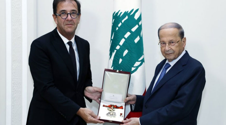 الرئيس اللبناني يؤكد تمسكه بالمبادرة الفرنسية