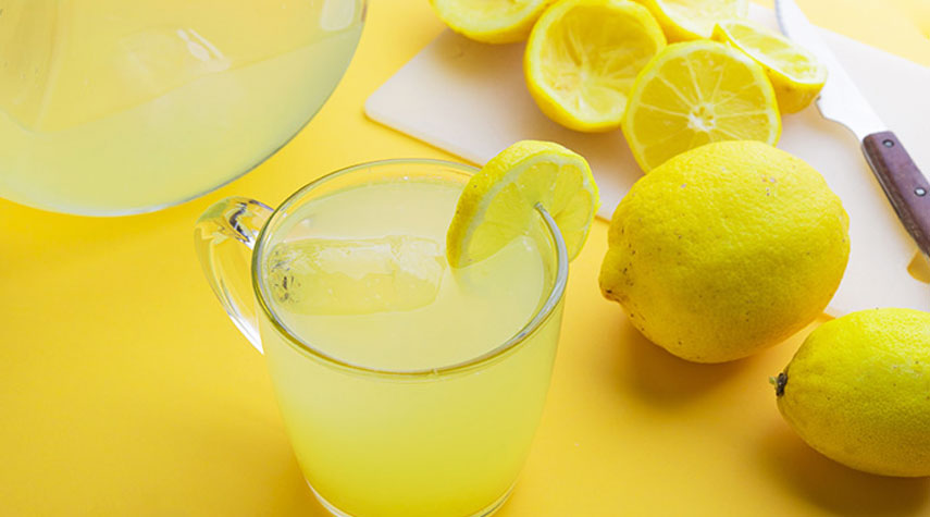 تعرف على مخاطر شرب ماء الليمون صباحاً