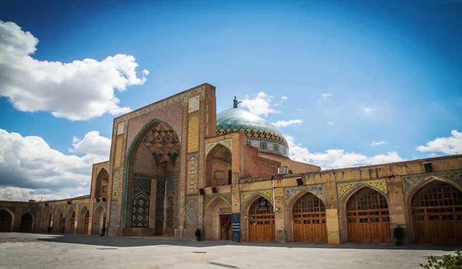مسجد النبي.. تحفة معمارية شامخة