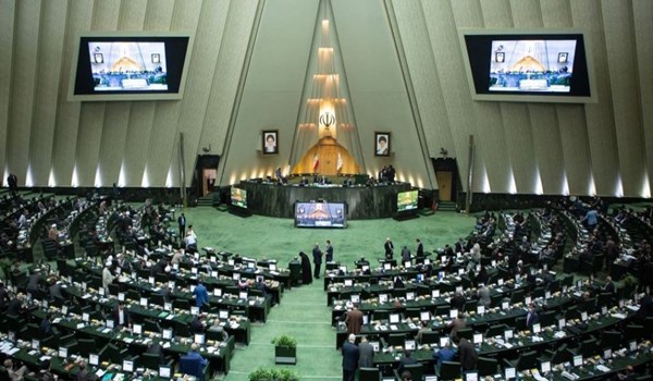  ممثلو الاقليات الدينية في البرلمان الايراني ينددون بتصريحات ماكرون