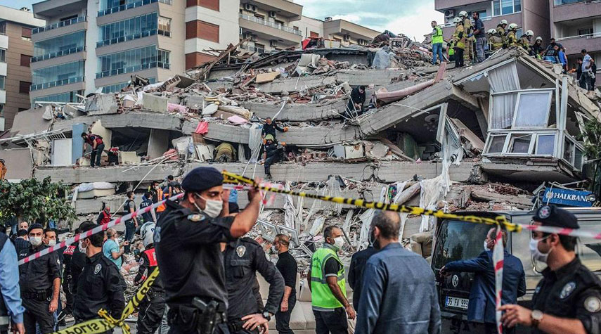 تركيا... ارتفاع حصيلة ضحايا زلزال إزمير إلى 64 قتيلا