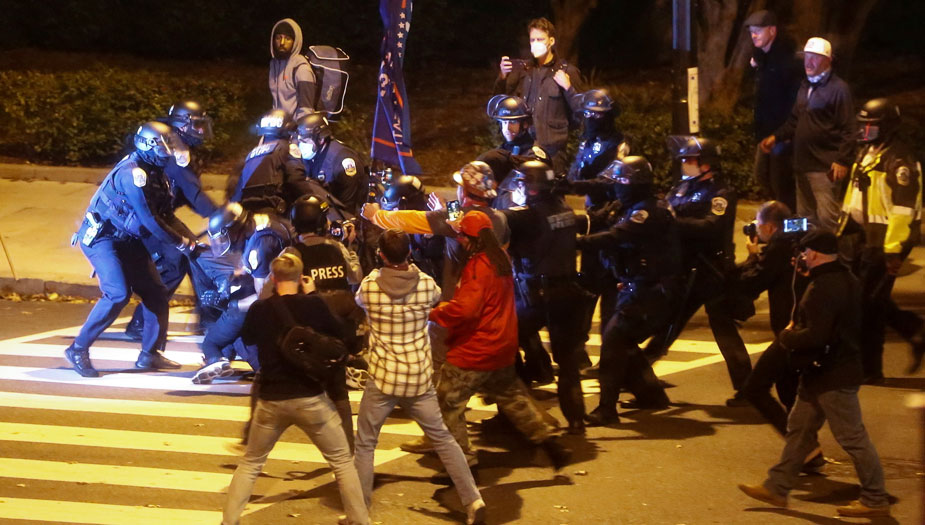 واشنطن تشهد احتجاجات "مناصري ترامب" والشرطة تقوم بسلسلة اعتقالات