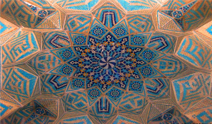 جامع كرمان.. 7 قرون من الأصالة التاريخية