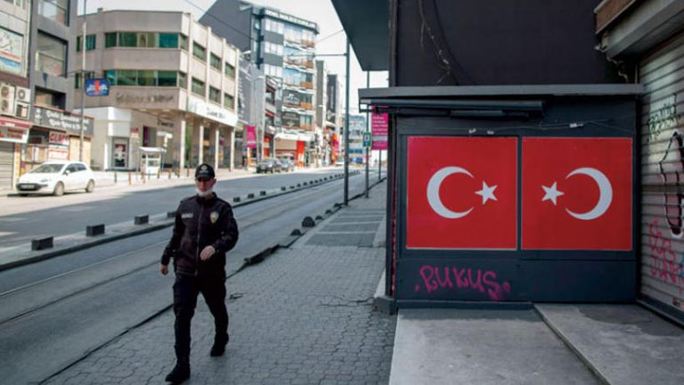 تركيا تفرض إجراءات صارمة لمكافحة كورونا