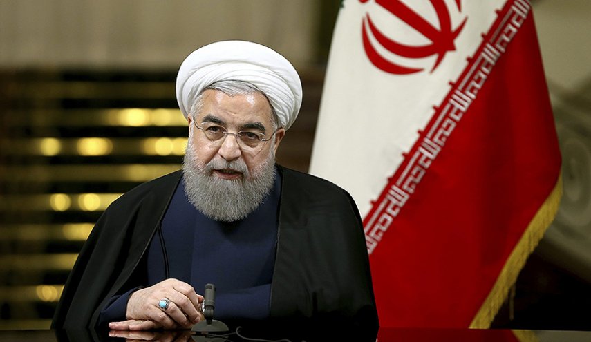الرئيس روحاني يدعو لتعزيز العلاقات الايرانية العمانية