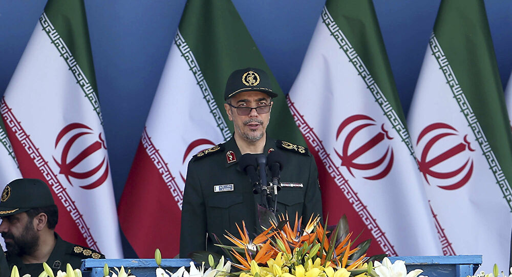 اللواء باقري : اقتدار البحرية الايرانية اجهض المخططات الاجنبية بالسيطرة على المنطقة