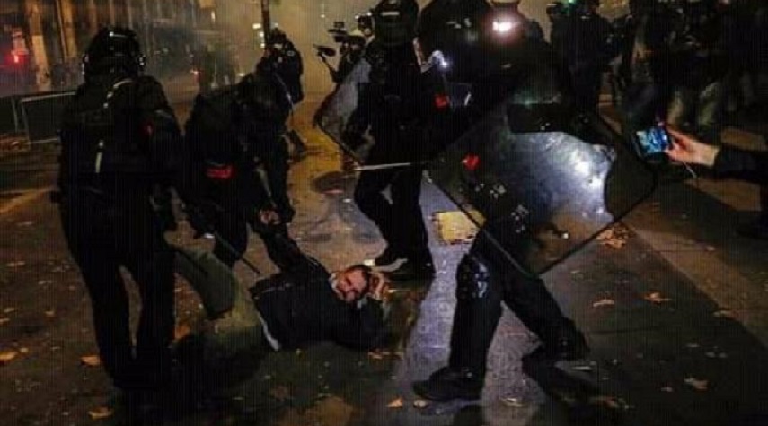 إصابة 37 شرطيًا في اشتباكات مع محتجين في باريس