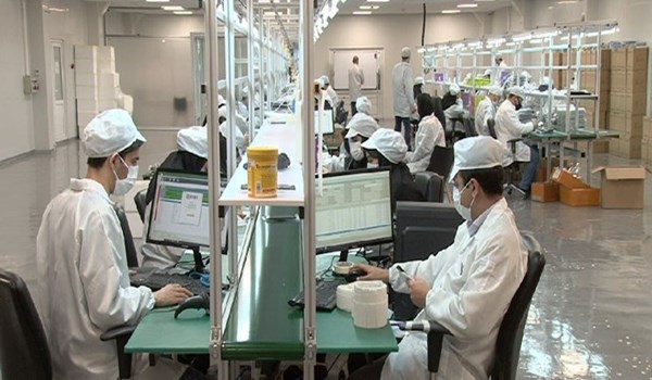ايران... تدشين أول مصنع لإنتاج الأجهزة اللوحية
