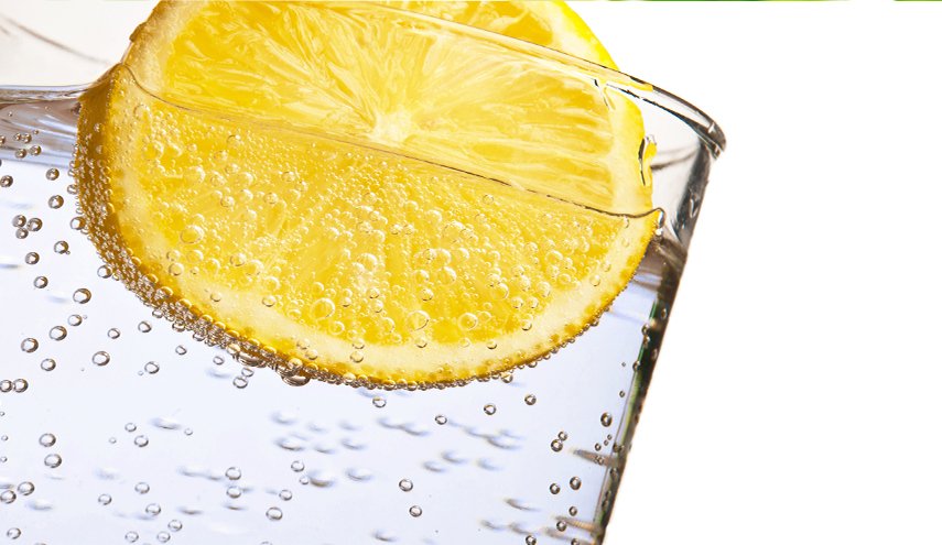 فوائد شرب الماء مع الليمون لعلاج هذا المرض