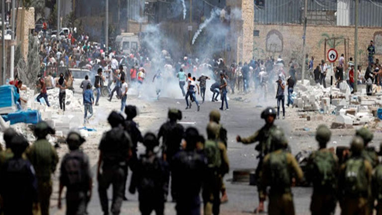 إصابة عشرات الفلسطينيين في الضفة الغربية المحتلة