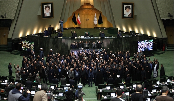 البرلمان الايراني يدين إجراءات الحظر الأوروبية على إيران