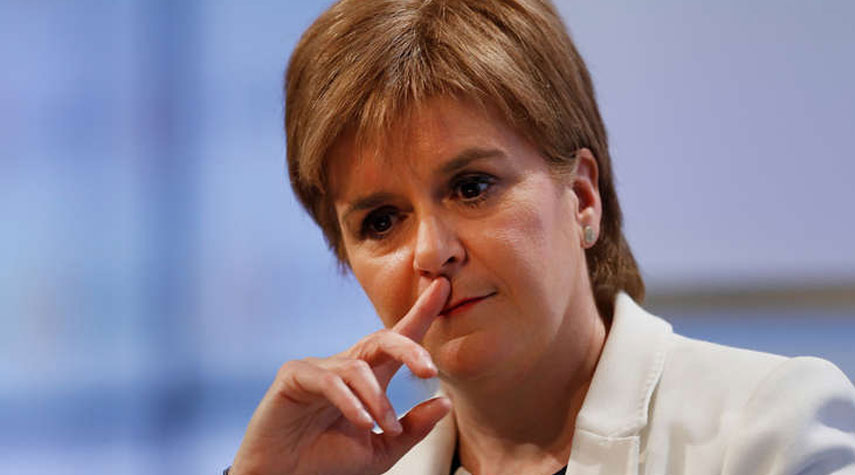 رئيسة وزراء اسكتلندا تعتذر لمخالفتها قواعد الوقاية الصحية