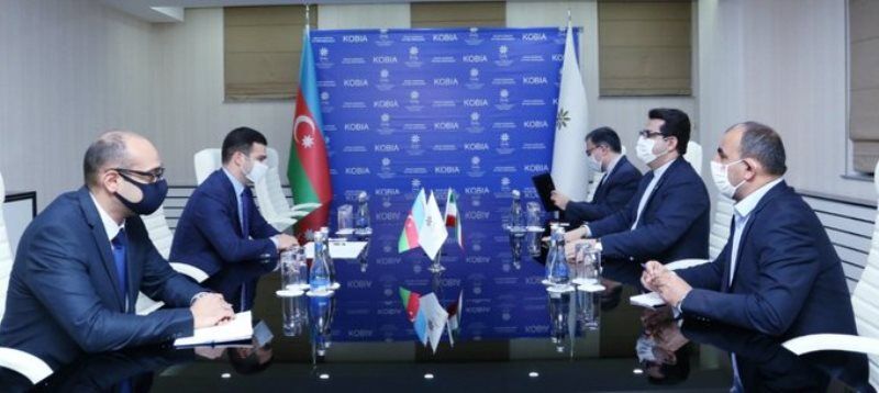 السفير الايراني يناقش مع مسؤول اذربيجاني حول اعادة اعمار مناطق قره باغ