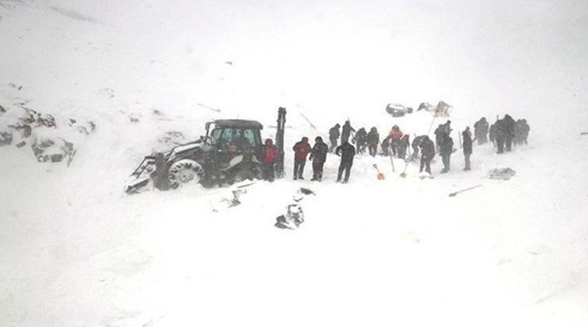 العثور على 8 جثث لمتسلقي الجبال الذين قضوا في مرتفعات طهران