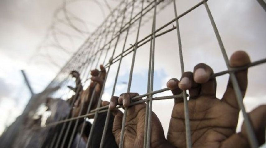 تقرير: 4400 معتقل فلسطيني في سجون الاحتلال منهم 170 طفلاً
