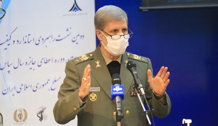 العميد حاتمي: القوات الايرانية واحدة من افضل الجيوش في العالم