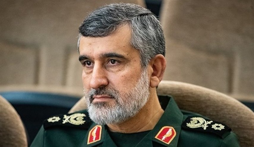 العميد حاجي زادة: الصواريخ تصنع الاقتدار والأمن لإيران