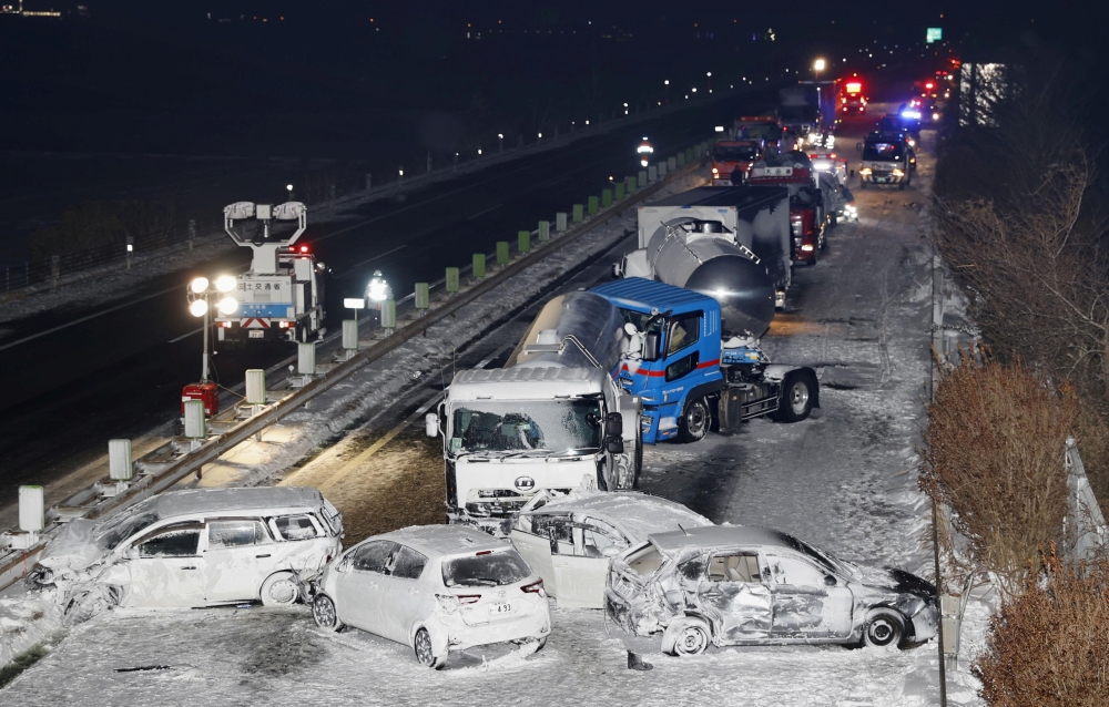مقتل شخص وتصادم أكثر من 130 سيارة في اليابان
