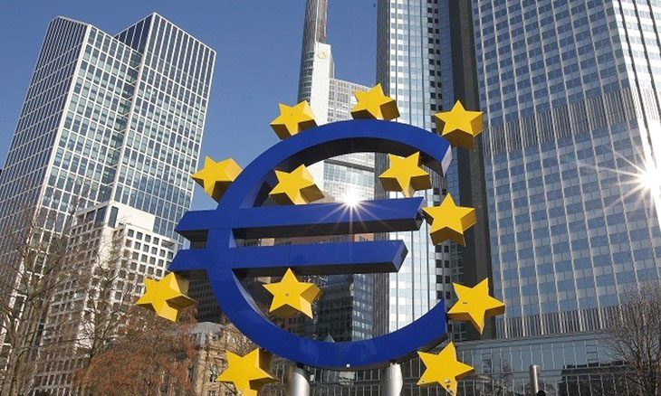 "المركزي الأوروبي" يحذّر منطقة اليورو من مخاطر تدهورها الاقتصادي