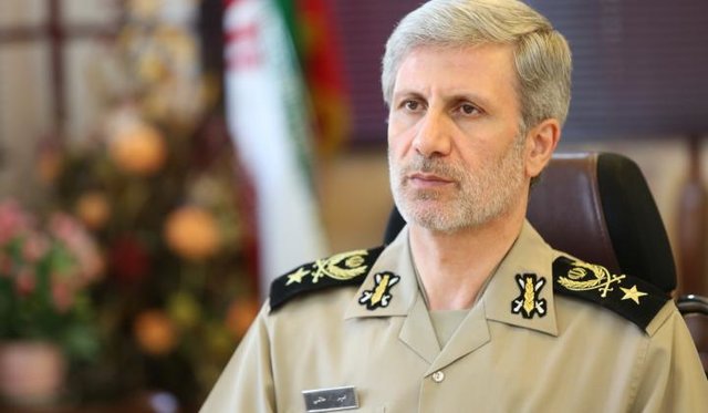 وزير الدفاع الايراني : الاستسلام للمتغطرس يكلفنا اكثر من الصمود بوجهه