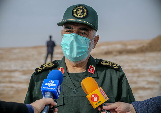 اللواء سلامي: القوات المسلحة تدافع عن استقلال ايران المقاومة والشرف والرجولة
