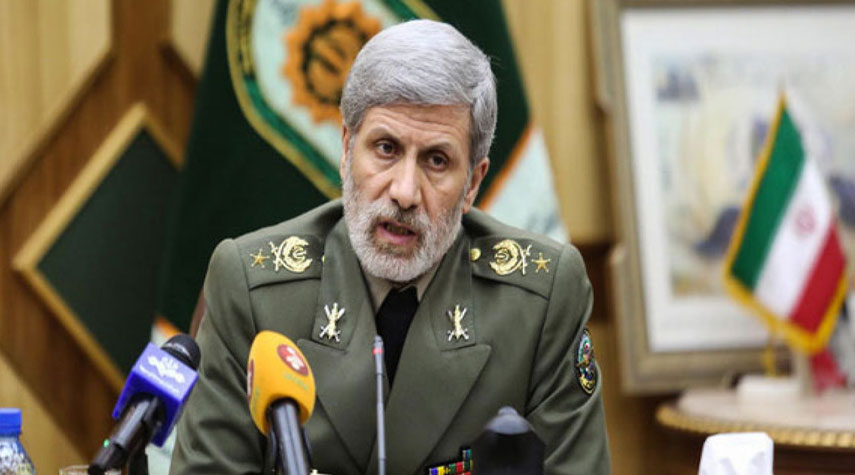 وزير الدفاع يكشف عن ميّزات جديدة للصواريخ الإيرانية