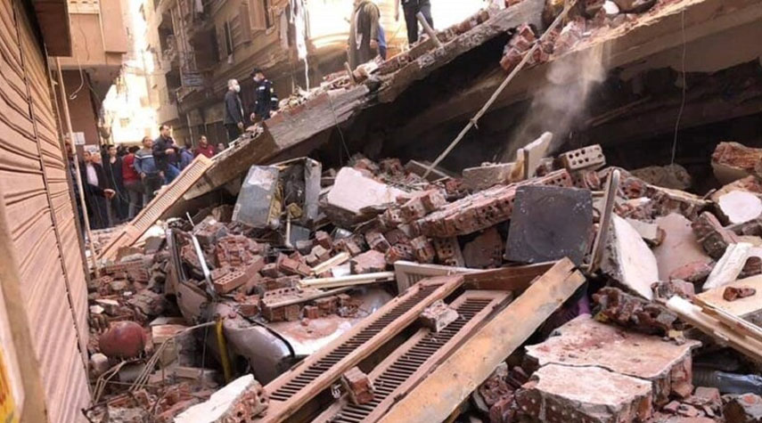 4 قتلى إثر انهيار مبنى في العاصمة المصرية