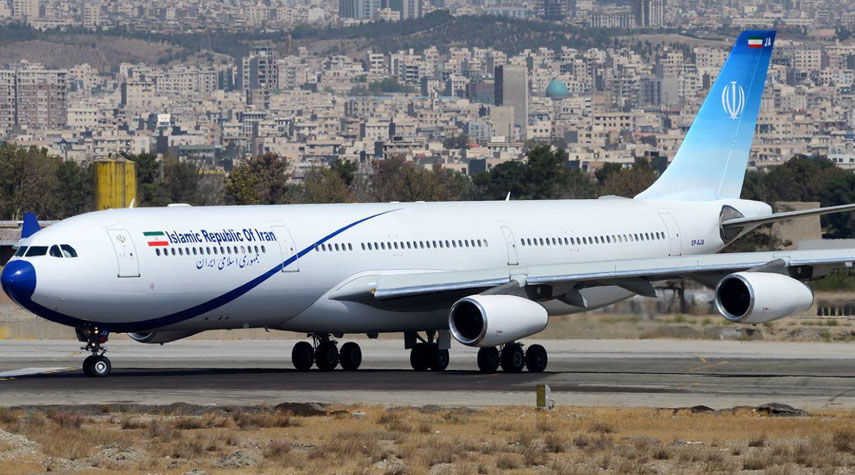 إيران تمدد تعليق الرحلات الجوية لبريطانيا