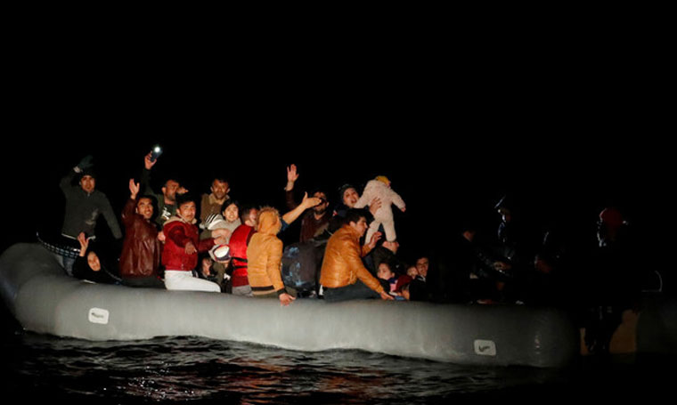 انقاذ 9 مهاجرين قبالة سواحل إزمير غرب تركيا