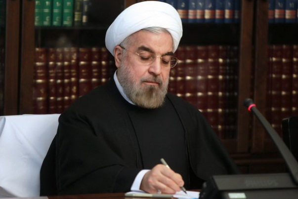 الرئيس روحاني يهنئ نظيره البلغاري بذكرى اليوم الوطني لبلاده