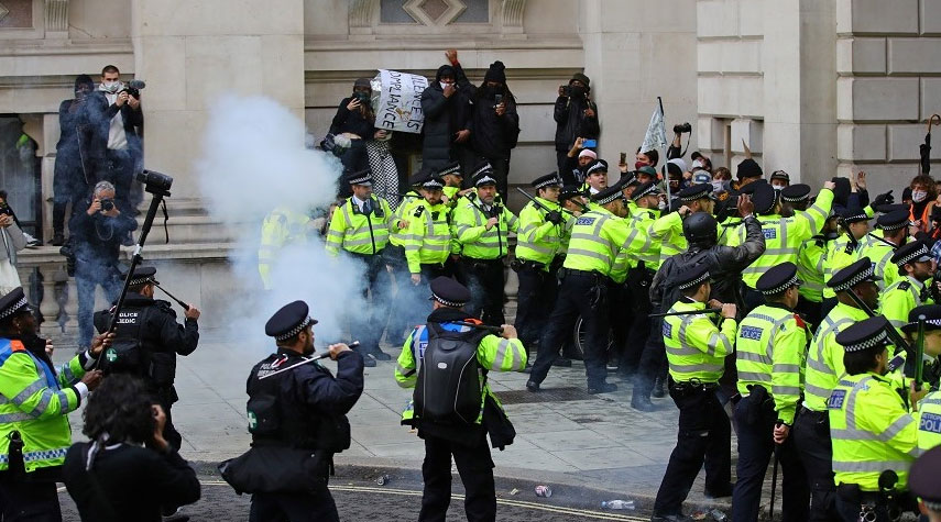 بريطانيا تتجه لتشديد قواعد الاحتجاج