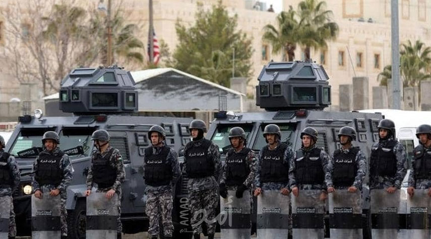 رويترز: قمع احتجاجات على الإغلاق في الاردن واعتقال العشرات
