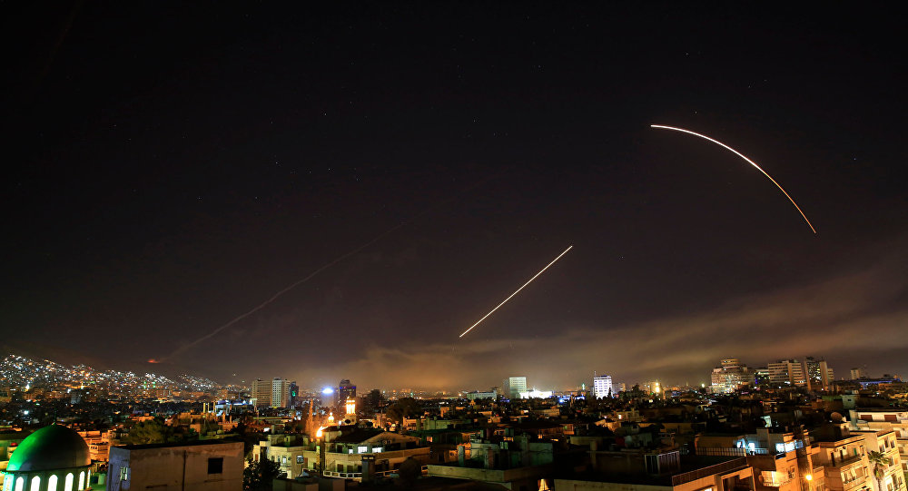 الدفاعات السورية تتصدى للصواريخ الصهيونية في ريف دمشق 