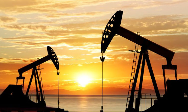 النفط يواصل خسائره بفعل ارتفاع المخزون الأميركي