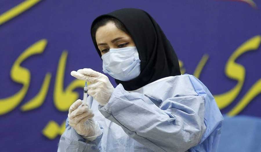 الصحة الإيرانية تعلن تطعيم 80% من الكوادر الطبية