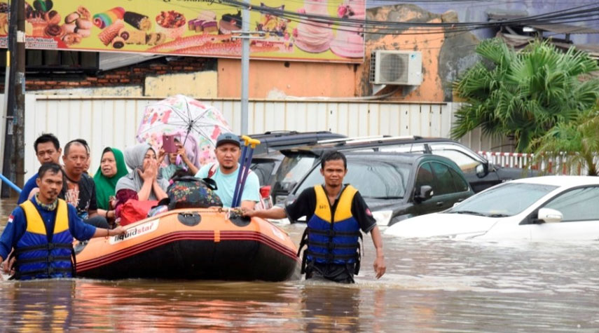 70 قتيلاً وعشرات المفقودين جراء الفيضانات في إندونيسيا وتيمور الشرقية