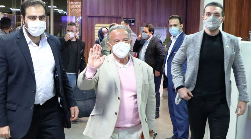رئيس الاتحاد العالمي لكمال الأجسام يصل إلى طهران