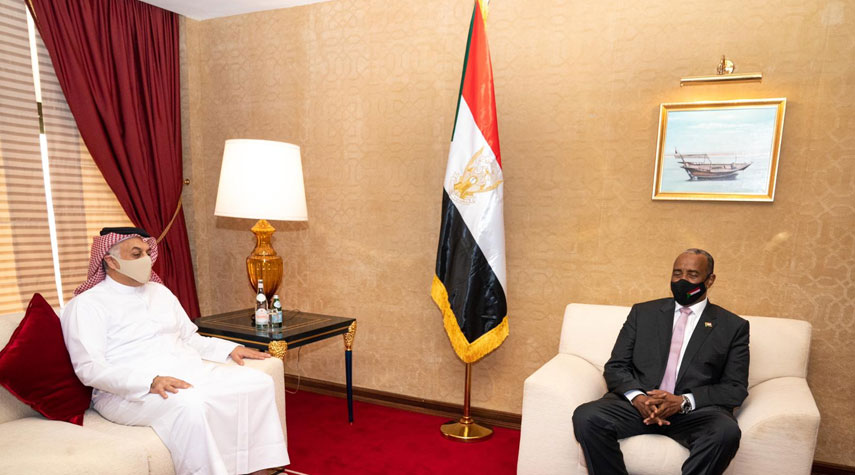 البرهان يبحث مع رئيس مجلس الشورى القطري بالدوحة العلاقات الثنائية بين بلديهما