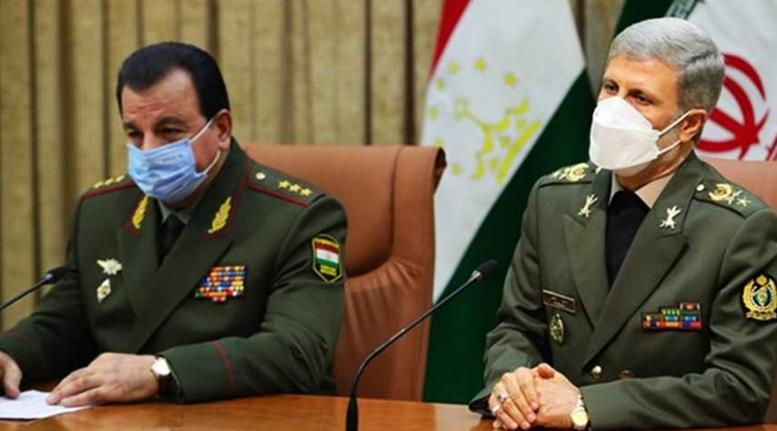 وزير الدفاع:  ايران وطاجيكستان معرضتان لتهديد الارهاب