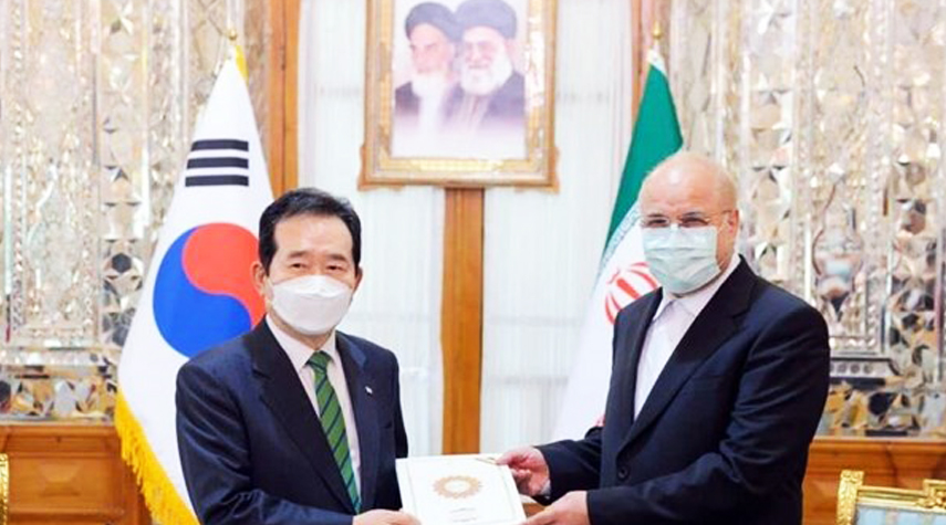 رئيس وزراء كوريا الجنوبية يؤكد على تعزيز العلاقات مع ايران
