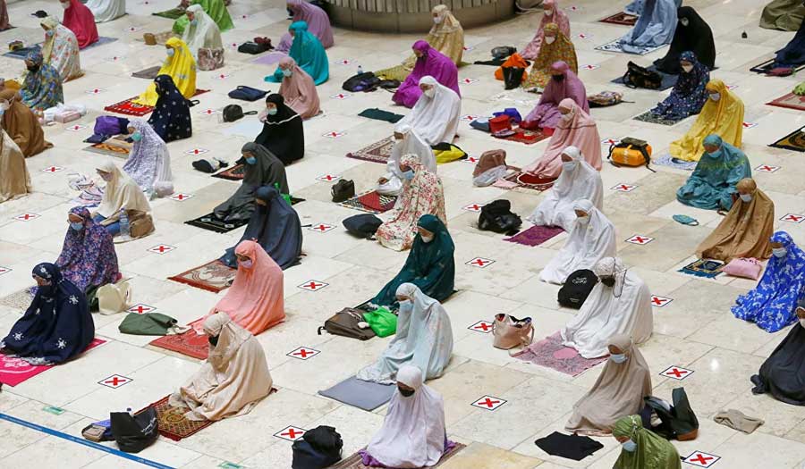 صور.. المسلمون يحيون شهر رمضان المبارك حول العالم